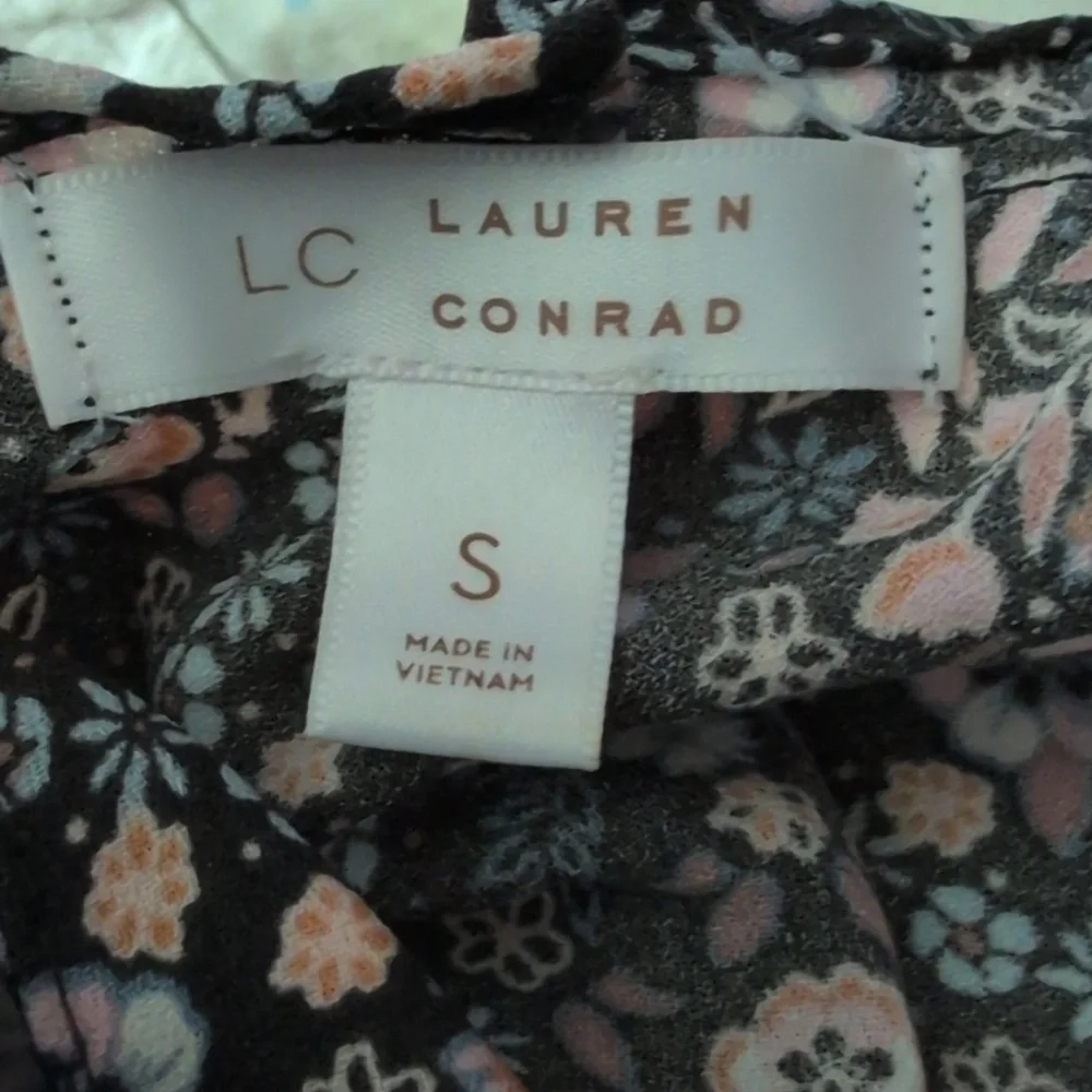 LC Lauren Conrad Women's Pleated Scoop Neck Bow Tie Open Back Floral Top - Picture 2 of 7